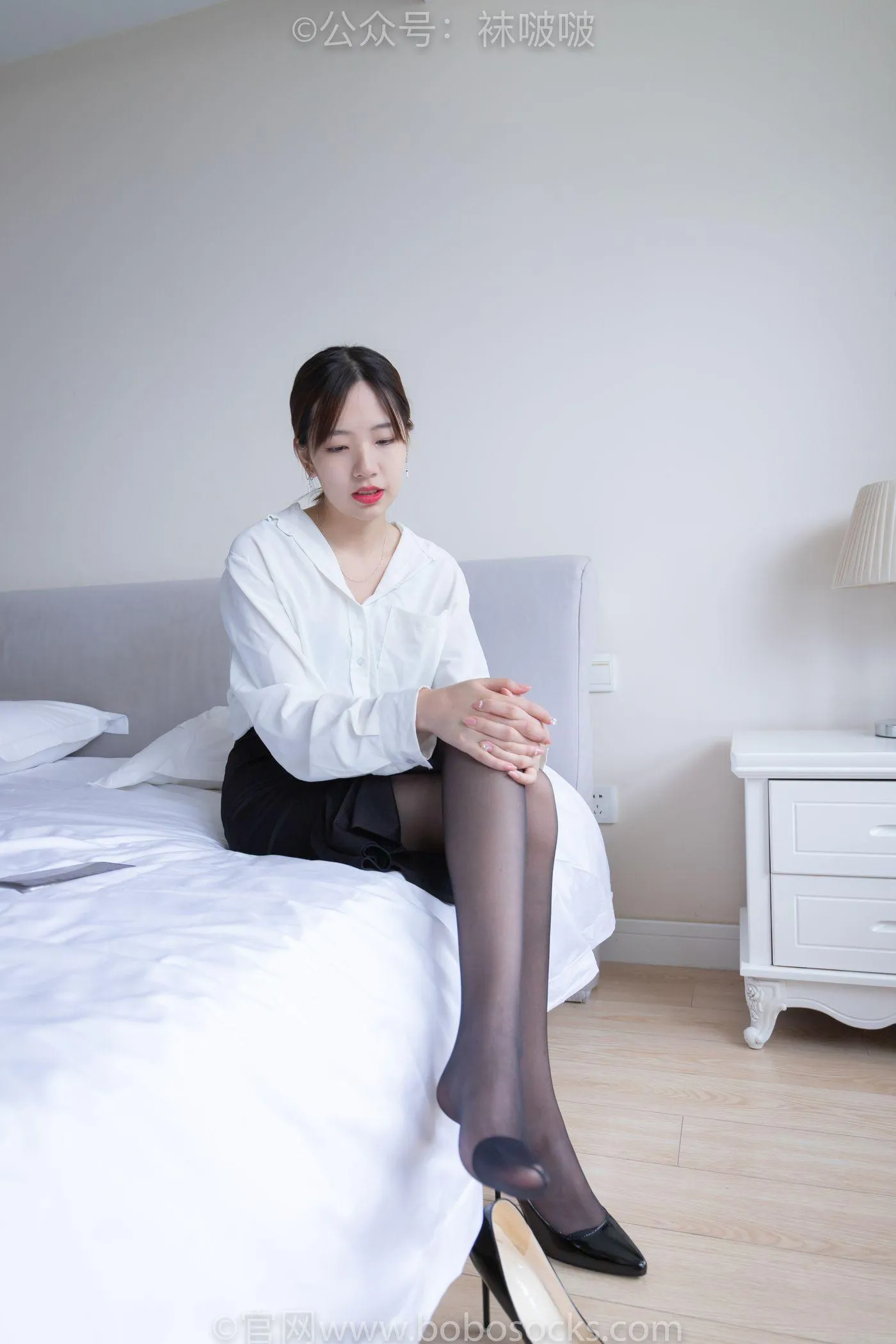 [BoBoSocks袜啵啵]NO.017 小甜豆-OL制服、高跟鞋、黑丝 [131P]插图8